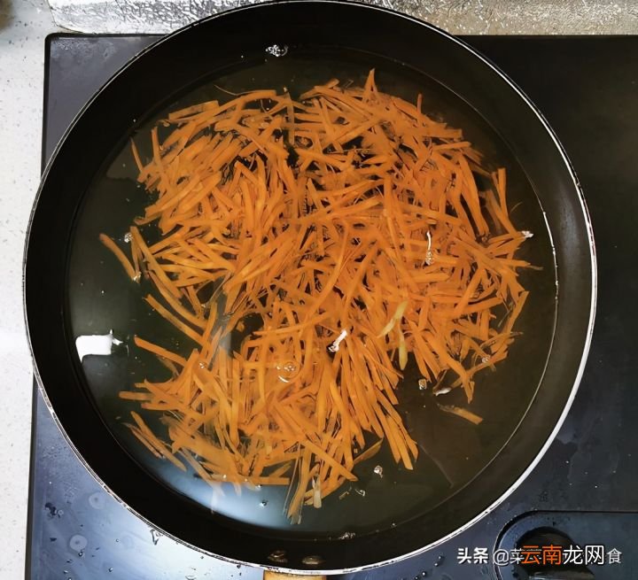 肉丁炸酱面简单的做法 肉丁炸酱的家常做法