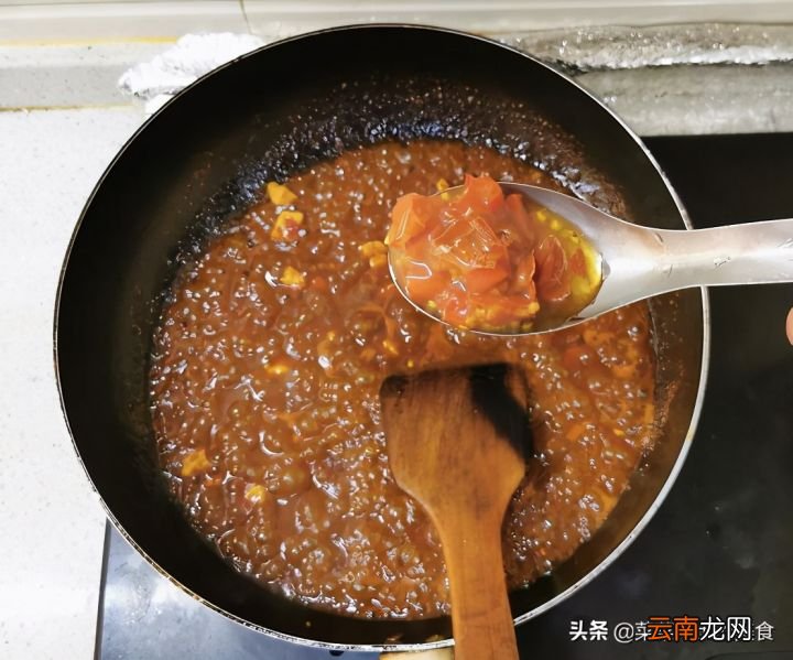 肉丁炸酱面简单的做法 肉丁炸酱的家常做法