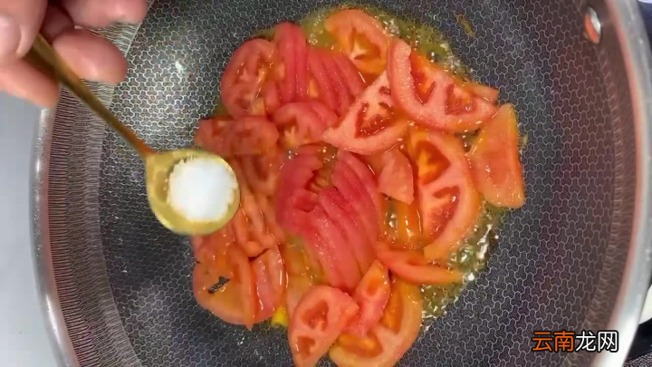 汤鲜味浓香气浓郁 西红柿鸡蛋汤的做法