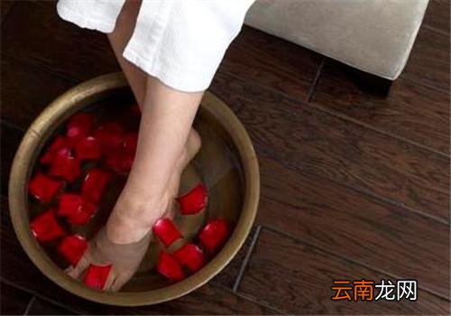 哪些人不宜泡脚,热水泡脚四类人不适合
