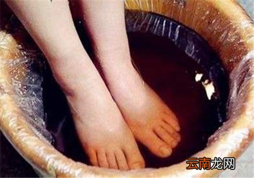 老人怎么泡脚最好,老人泡脚注意事项