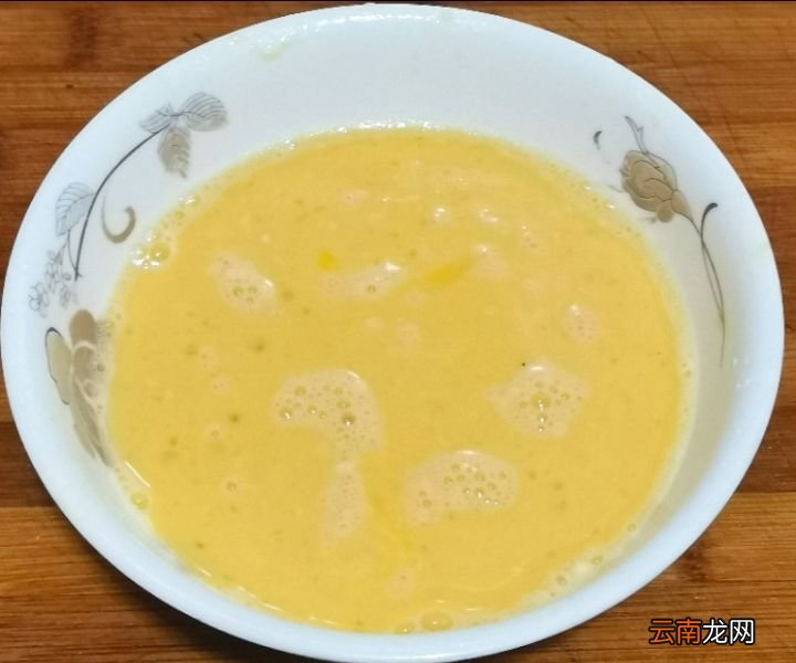 简单易学的早餐疏菜鸡蛋卷的做法 蔬菜鸡蛋卷的做法