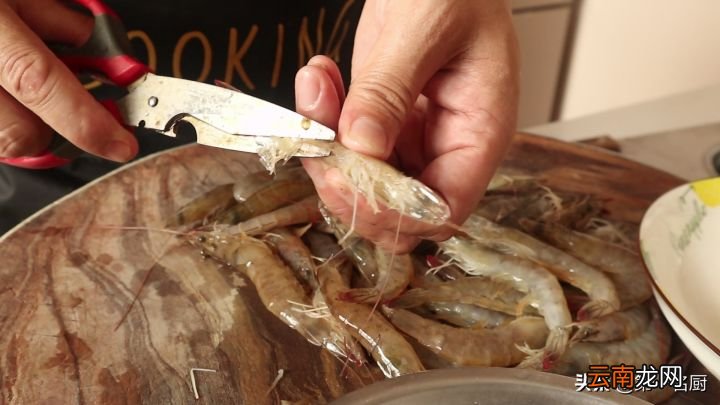 蒜蓉大虾的正确做法 蒜蓉虾的做法