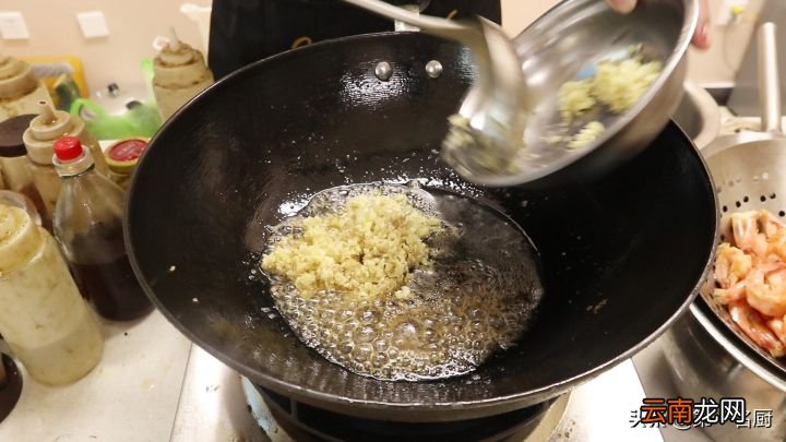 蒜蓉大虾的正确做法 蒜蓉虾的做法