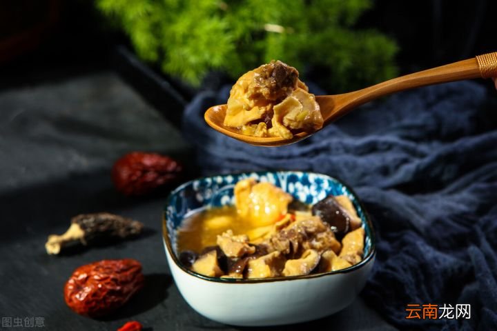 正宗的小鸡炖蘑菇做法 小鸡炖蘑菇的家常做法