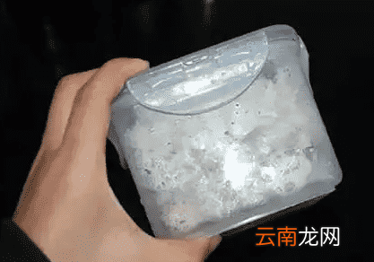 快速剥鹌鹑蛋的方法 这么剥鹌鹑蛋又快又完整