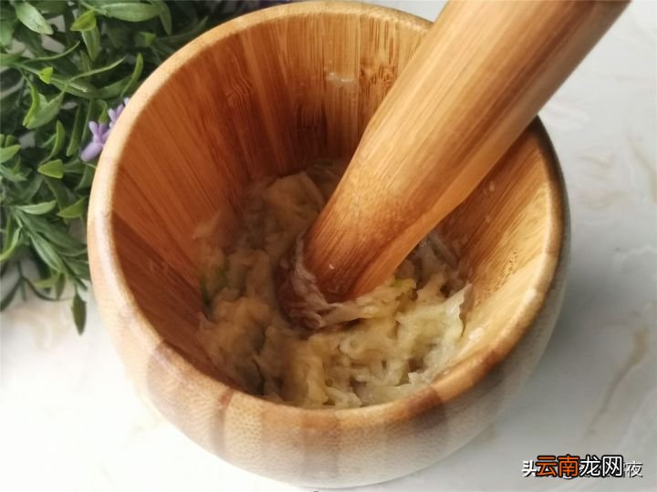 东北蒜泥血肠的家常做法 蒜肠的做法及配方