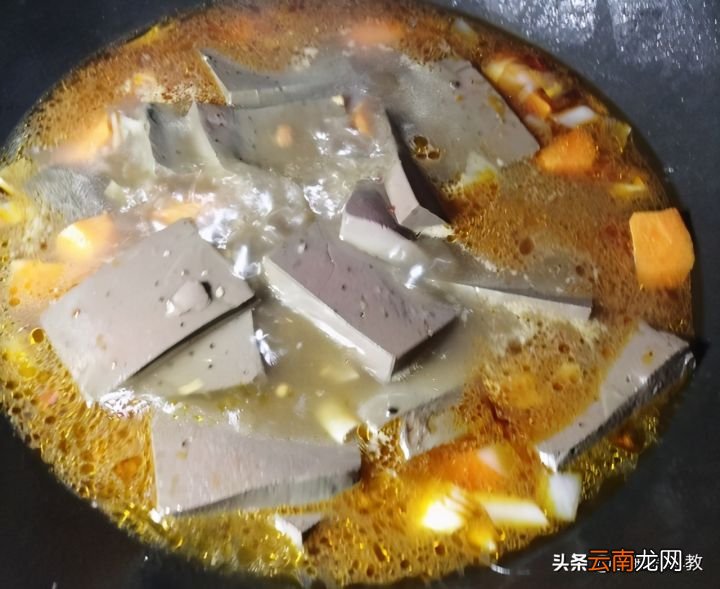 家常羊血烧豆腐做法 羊血豆腐的家常做法