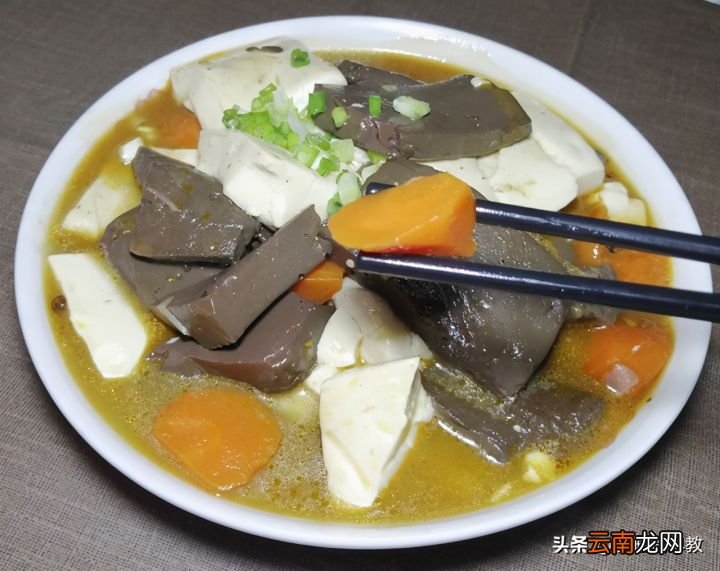 家常羊血烧豆腐做法 羊血豆腐的家常做法