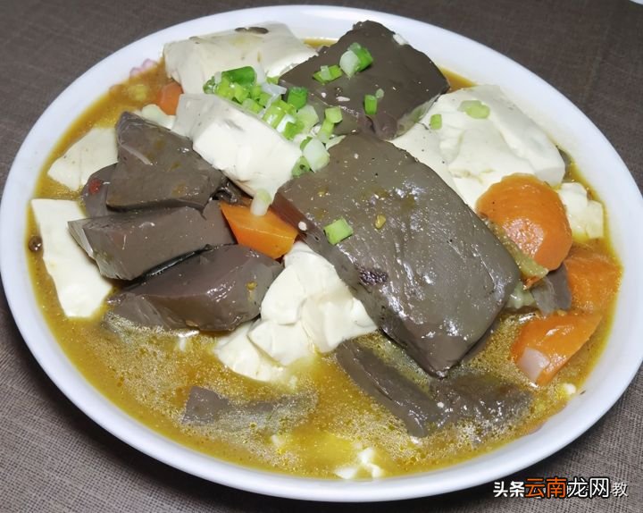 家常羊血烧豆腐做法 羊血豆腐的家常做法