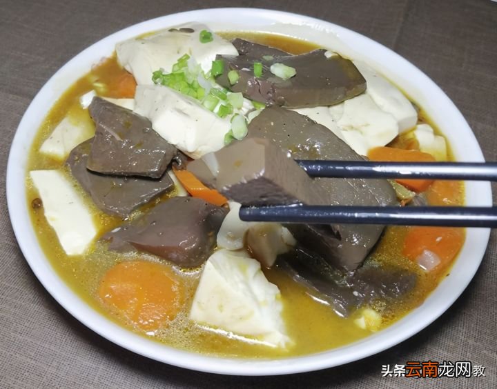 家常羊血烧豆腐做法 羊血豆腐的家常做法