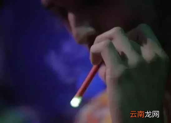 恢复体力吃什么最好 Nutrovape能量棒。