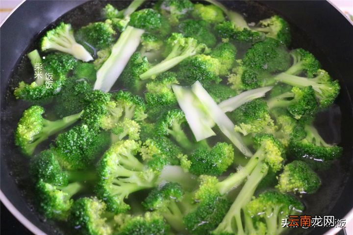 试试这做法脆嫩爽口吃不够 西兰花怎么做好吃