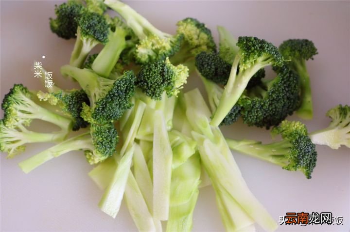 试试这做法脆嫩爽口吃不够 西兰花怎么做好吃
