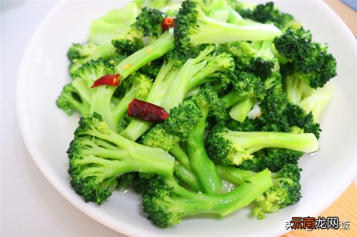 试试这做法脆嫩爽口吃不够 西兰花怎么做好吃