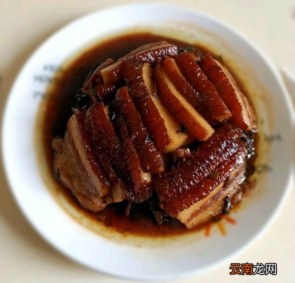学会这样做梅菜扣肉秒变大厨 梅菜扣肉的制作方法