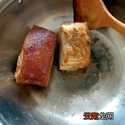 学会这样做梅菜扣肉秒变大厨 梅菜扣肉的制作方法