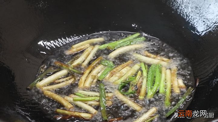 这才是葱油拌面最地道的做法 葱油拌面怎么做