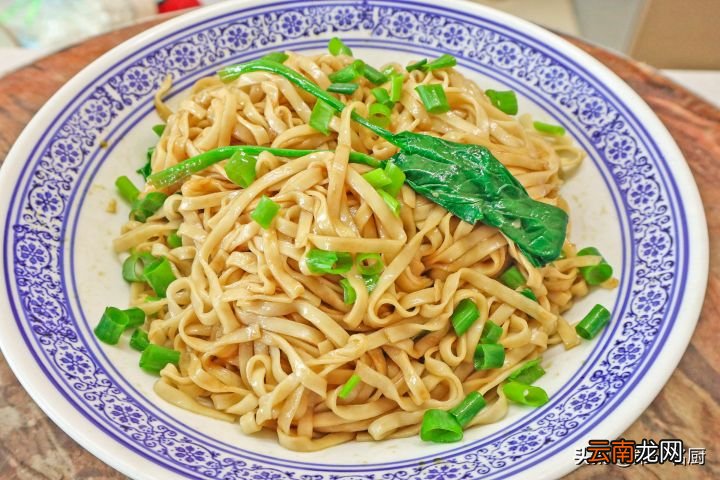 这才是葱油拌面最地道的做法 葱油拌面怎么做