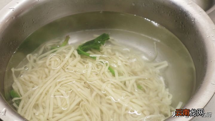 这才是葱油拌面最地道的做法 葱油拌面怎么做