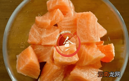 刺身三文鱼摆盘造型 日料刺身摆盘的基本规则