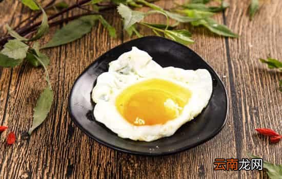 荷包蛋为什么叫荷包蛋 关于荷包蛋的由来及渊源