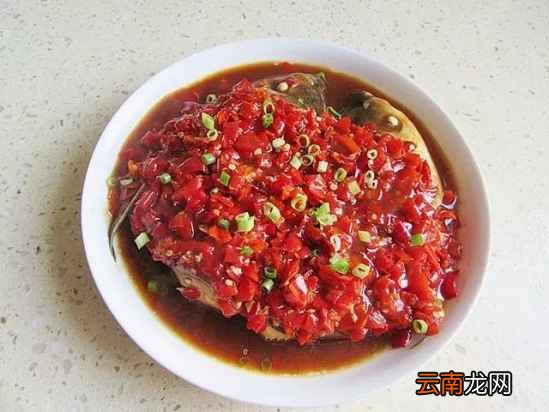 剁椒鱼头的做法 只需简单的蒸一蒸即可