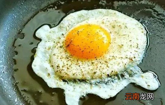 煎荷包蛋的技巧 什么调料会使荷包蛋更好吃