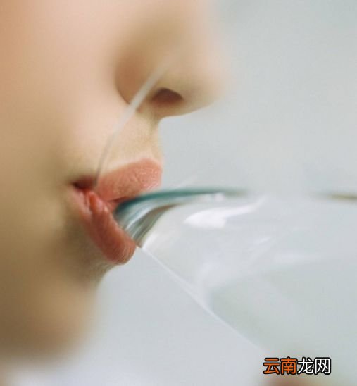 早上起来喝水好不好 早上起来第一杯喝什么