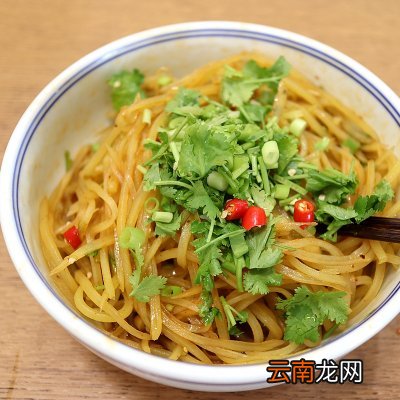 超级简单的凉拌酸辣土豆丝 酸辣土豆丝的做法