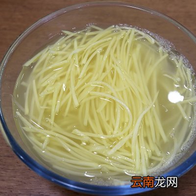 超级简单的凉拌酸辣土豆丝 酸辣土豆丝的做法