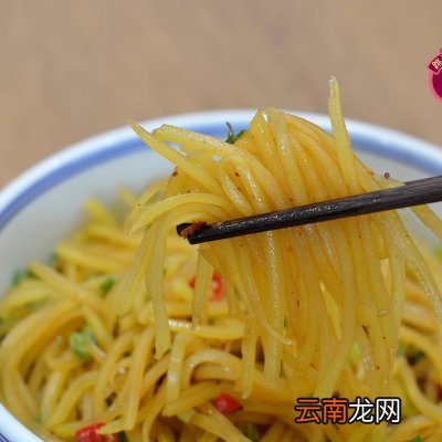 超级简单的凉拌酸辣土豆丝 酸辣土豆丝的做法