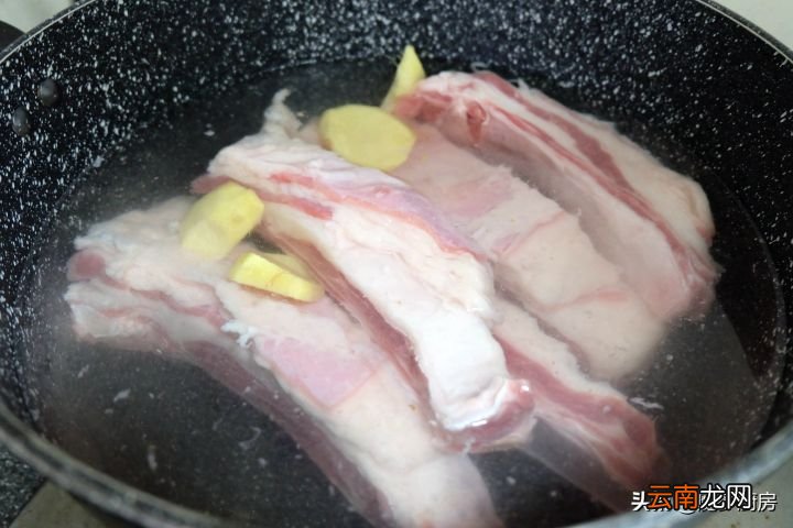 在家烤羊排做法简单又入味 羊排怎么做好吃又简单