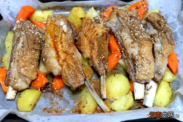 在家烤羊排做法简单又入味 羊排怎么做好吃又简单