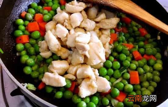 青豆和什么炒好吃 夏天吃青豆胜过吃肉