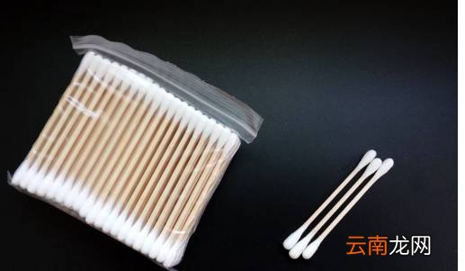 牙黄变白的简单方法 来试试柠檬和小苏打吧