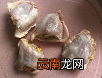 宝宝1岁吃鸡中翅怎么烧 无骨鸡翅包菜饭最适合宝宝吃