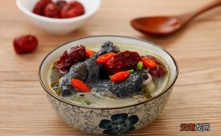 教你正确做法汤鲜味美 乌鸡汤怎么炖最有营养