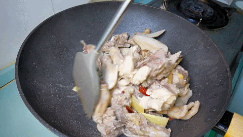 红烧鸡块怎么做才好吃 红烧鸡块怎么烧好吃又嫩