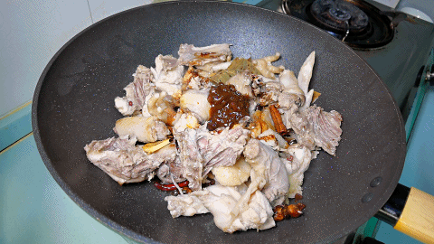 红烧鸡块怎么做才好吃 红烧鸡块怎么烧好吃又嫩