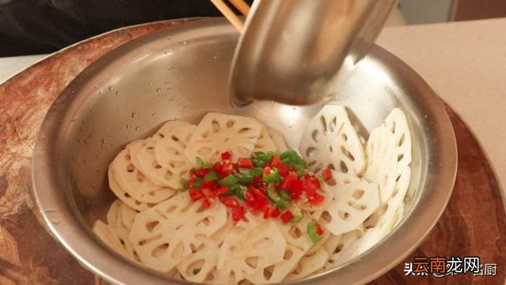 饭店凉拌藕片为啥那么好吃 凉拌藕片的做法