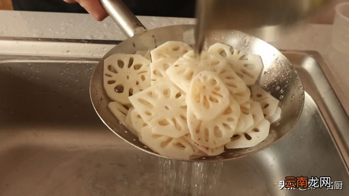 饭店凉拌藕片为啥那么好吃 凉拌藕片的做法
