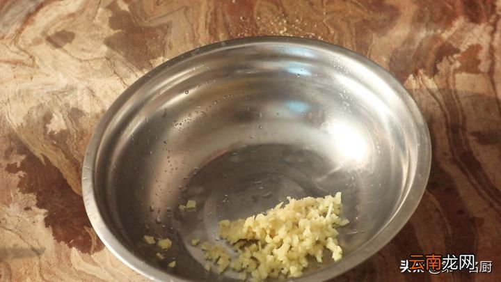 饭店凉拌藕片为啥那么好吃 凉拌莲藕的做法