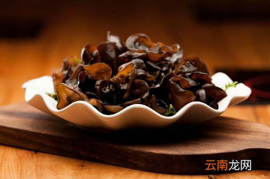 木耳泡发时间过长吃了会中毒 木耳需要泡多久