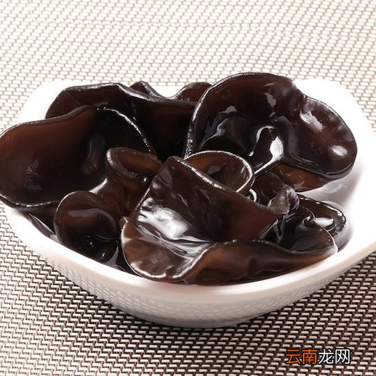 木耳泡发时间过长吃了会中毒 木耳需要泡多久