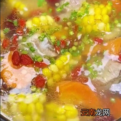 玉米排骨汤清甜营养又健康 排骨和什么炖最有营养