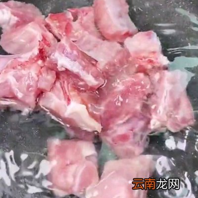 玉米排骨汤清甜营养又健康 排骨和什么炖最有营养