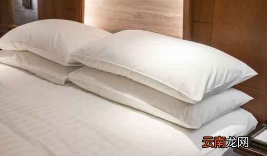 头发没干睡觉的危害 居然会导致面瘫