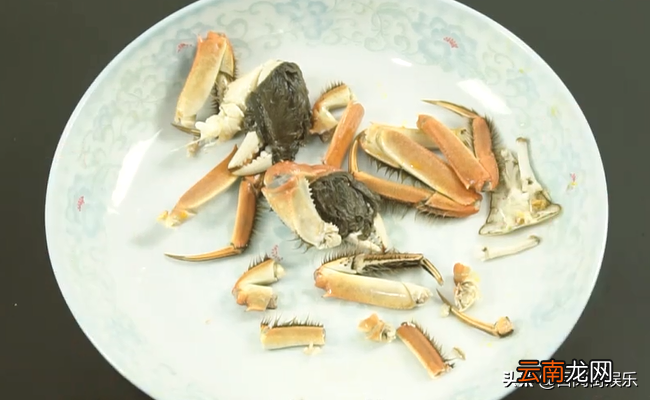 手把手教你正确吃螃蟹 新手怎么吃螃蟹图解