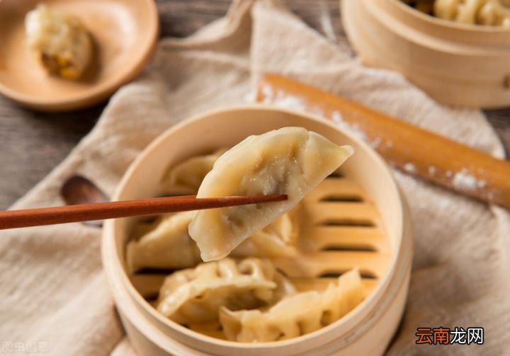 主要取决于馅料的荤素 蒸饺子需要多长时间